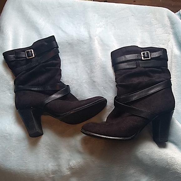 Jaclyn Smith Shoes - Women's size 6 ankle boot